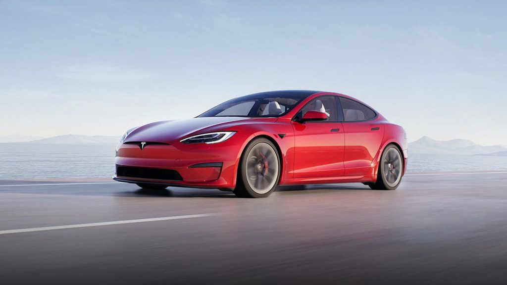 Un automobil Tesla Model 3 a fost hackuit în numai 2 minute de specialiștii în cybersecurity