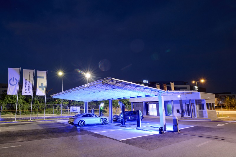 Centrul Porsche București își inaugurează infrastructura High Power Charging