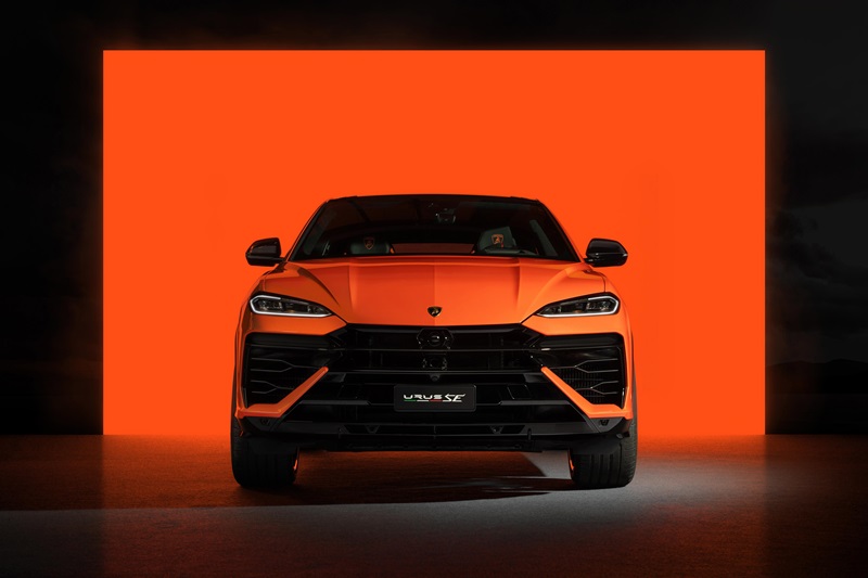 Lamborghini lansează un Urus hibrid