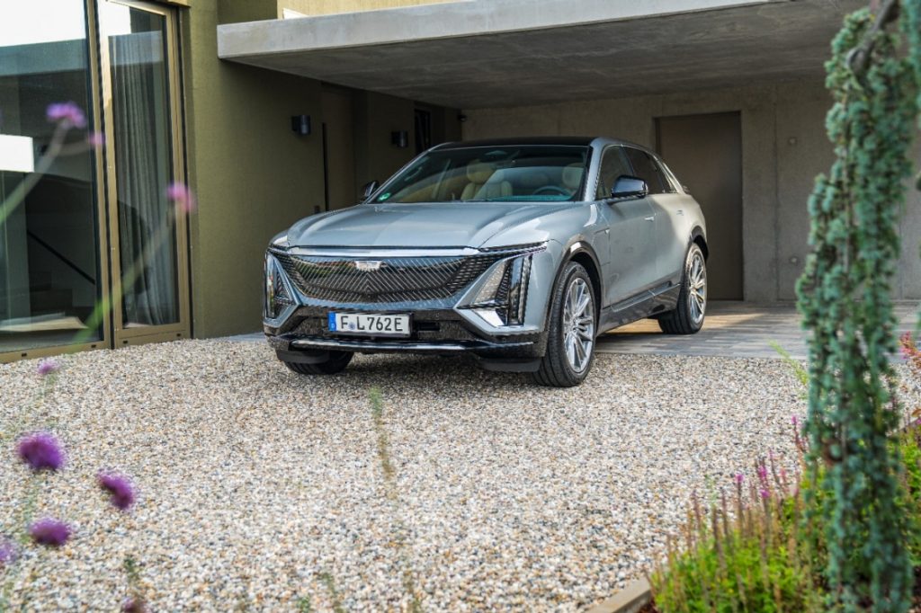 Cadillac lansează în toată Europa Lyriq, cel mai nou model electric