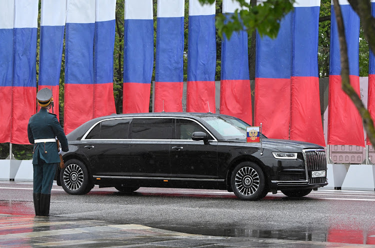Rusia vrea să producă limuzina lui Putin la fosta fabrică a Toyota din Sankt Petersburg