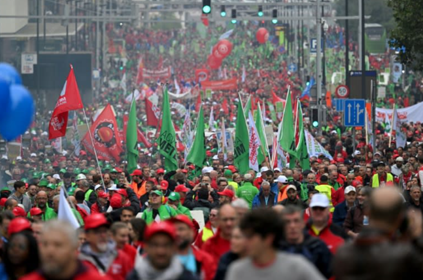 Mii de oameni protestează la Bruxelles împotriva închiderii unor fabrici, una dintre ele este a Audi