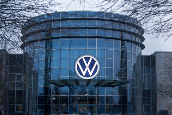 Volkswagen estimează creşterea veniturilor în 2025 şi se consideră ”o companie americană”, pe fondul ameninţărilor tarifare