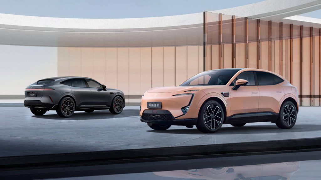 SUV-ul chinezesc Avatr 11 a fost actualizat cu o nouă ediție Dark Knight