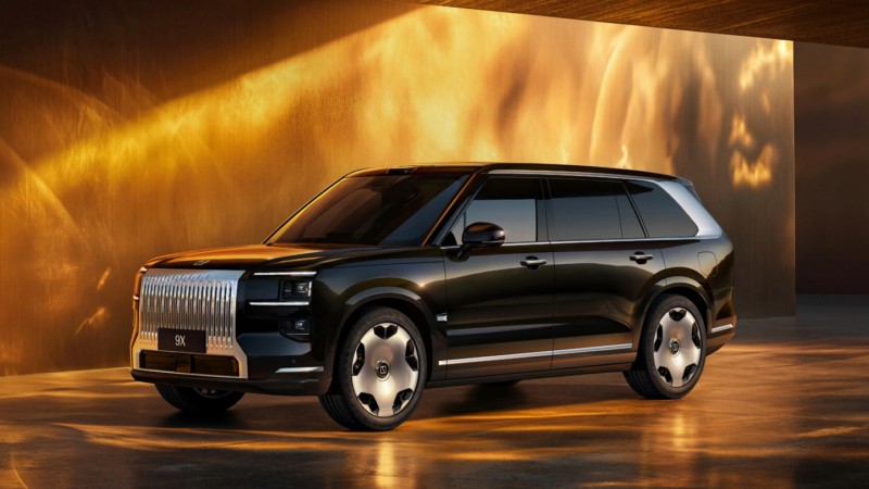 China le are și cu luxul: 9X este vârful de gamă de la Zeekr