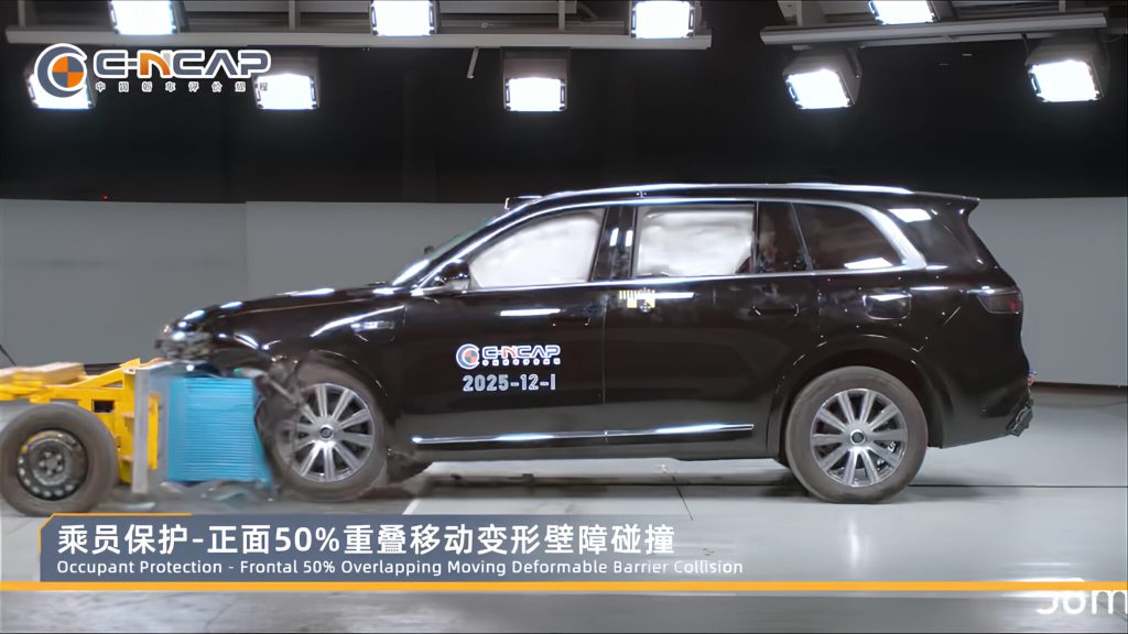 Aito M8 devine cea mai sigură mașină din China