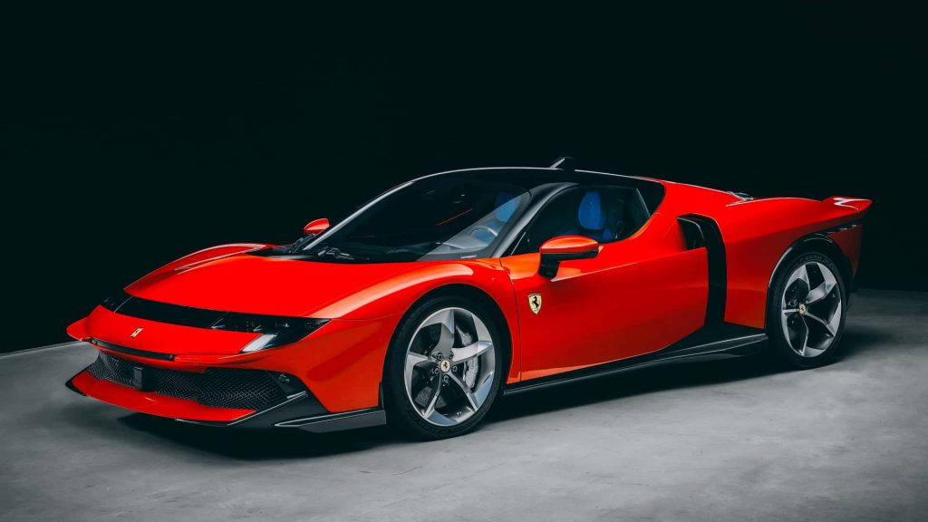 Ferrari Testarossa se întoarce, se bagă și în priză!