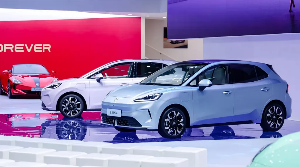 Noul MG4 EV, cu o baterie semi-solidă, este lansat la Salonul Auto de la Chengdu
