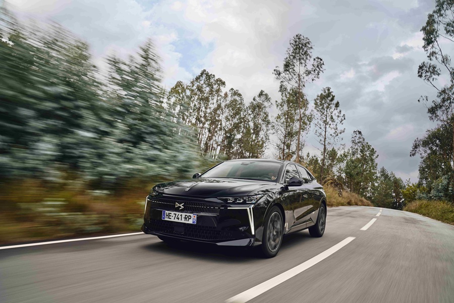 DS N°4: Avangarda Hatchback-urilor Compacte Premium, cu o Gamă Multi-Energetică Fără Precedent
