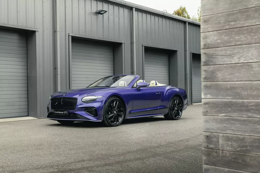 Bentley creează un Continental GTC într-o nunață violet regal