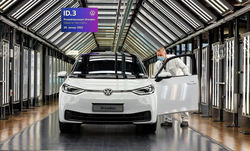 Studiu: Producătorii auto europeni ar putea renunța la până la opt fabrici￼