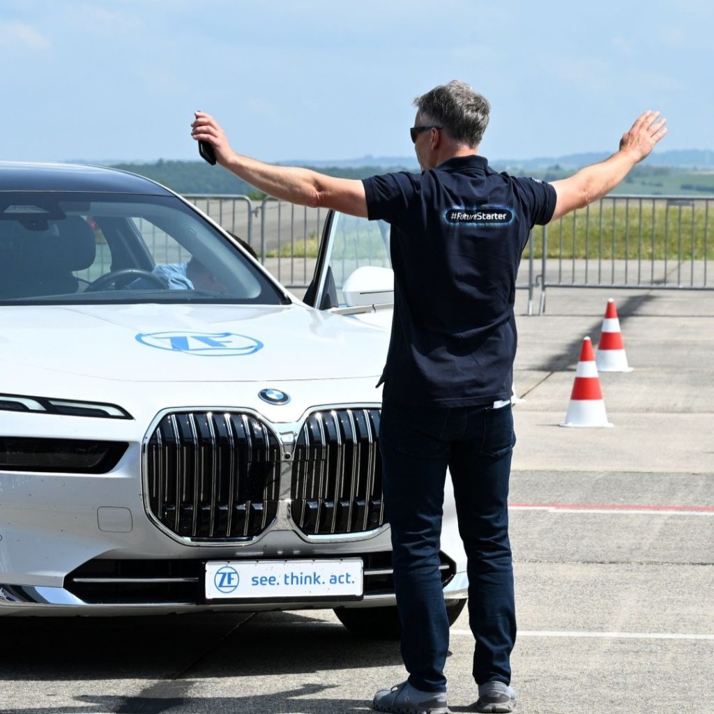 Valul Negru în Software-ul Auto din România: Concedieri Colective la ZF TRW și Tata Technologies, Sute de Ingineri Afectați