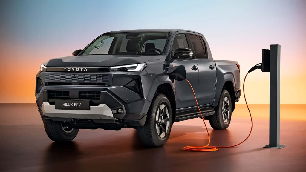 Noul Toyota Hilux intră în era electrică, păstrând opțiunile Diesel și Benzină