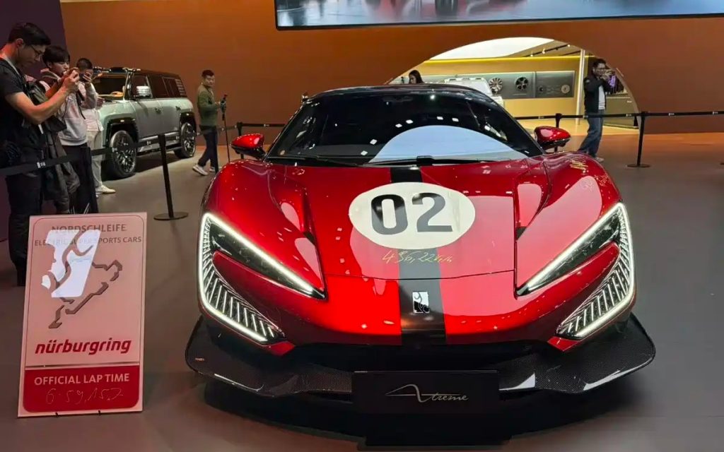 BYD Dezvăluie „Monstrul” Electric: Yangwang U9 Xtreme de 3000 CP la Guangzhou 2025