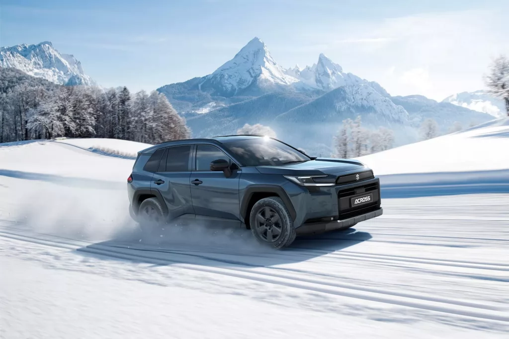 Noul Suzuki Across: „Geamănul” lui Toyota RAV4 revine cu un look mai robust