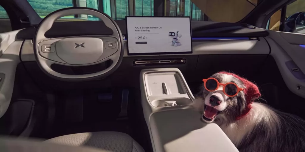 ADIO, ECRANE INFINITE! China face ce ne doream toți: Butoanele fizice devin obligatorii pentru siguranță